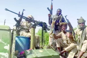 «الدعم السريع» تتقدم غرباً وحاكم إقليم دارفور يتوعد