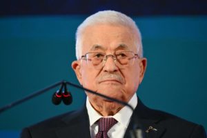 عباس يجدد التزامه بإجراء إصلاحات قانونية ومالية وتعليمية