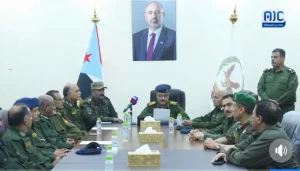 انشقاق داخل وزارة الداخلية في عدن... ضباط يعلنون تأييدهم للانتقالي والوزير يتوعد