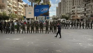 بعد أعمال العنف... الداخلية السورية تفرض حظر تجوال ليليّاً في اللاذقية