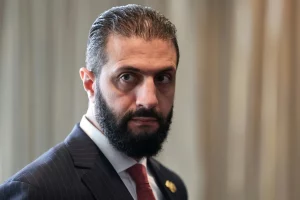 دمشق تنفي حصول "حدث أمني استهدف" الشرع ومصدران يتحدثان عن إطلاق رصاص في القصر الرئاسي