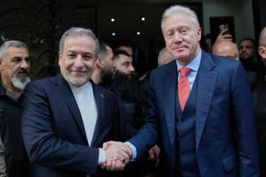 عراقجي في بيروت... وتشديد لبناني على «سيادة الدولة» وعدم التدخل في الشؤون الداخلية وعلى حصرية قرار الحرب والسلم بيد الدولة اللبنانية