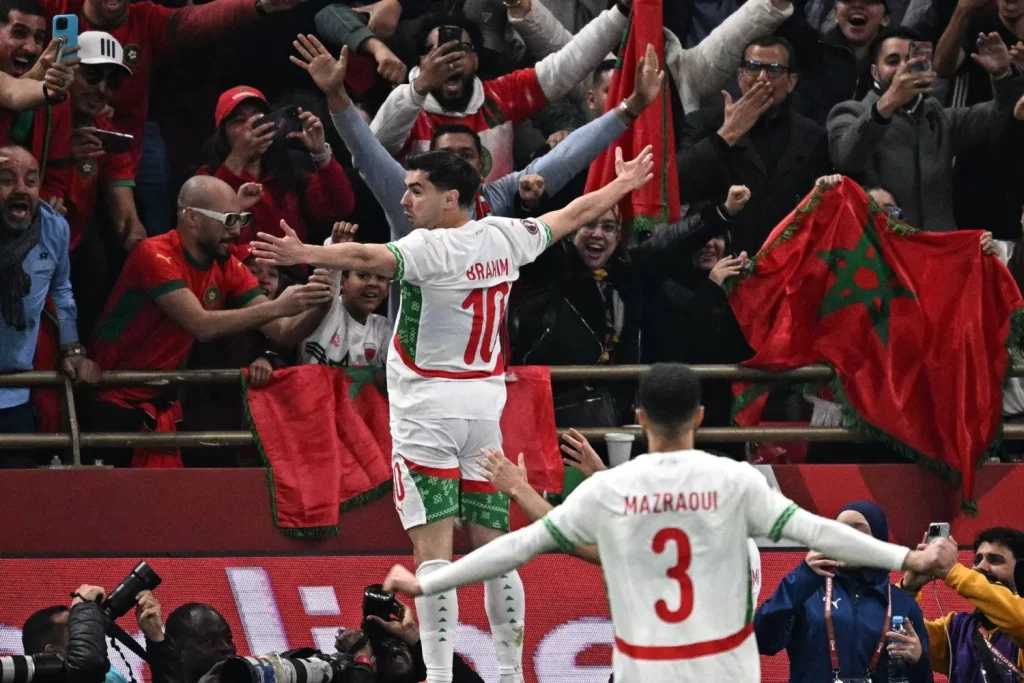 المغرب يثأر من الكاميرون بعد 38 عاماً ويبلغ نصف النهائي الأفريقي