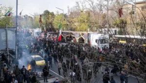 نجل الرئيس الإيراني يدعو إلى إنهاء حجب الإنترنت