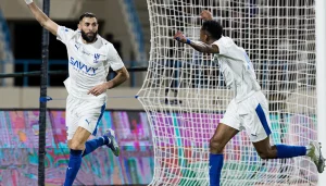 انطلاقة نارية لبنزيما مع الهلال... "هاتريك" وفوز ساحق على الأخدود