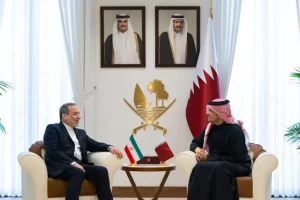 في اتصال مع نظيره الإيراني.. وزير الخارجية القطري يرفض المبررات الإيرانية لمهاجمة بلاده