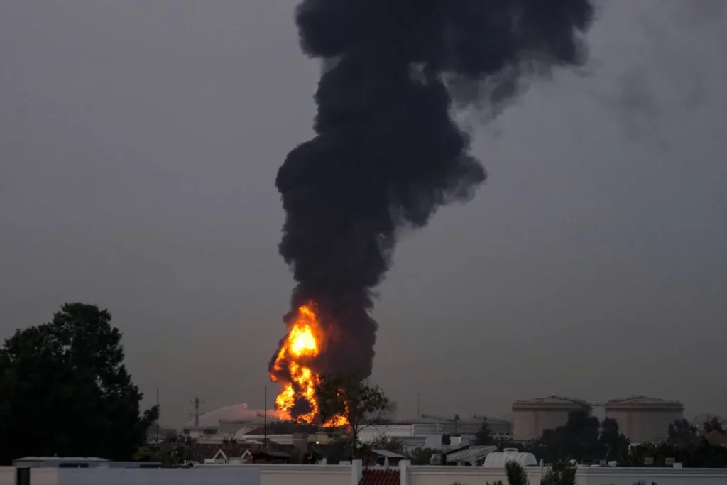 الخليج يواصل فرض سيطرته الجوية ويسقط مئات المسيّرات والصواريخ الإيرانية