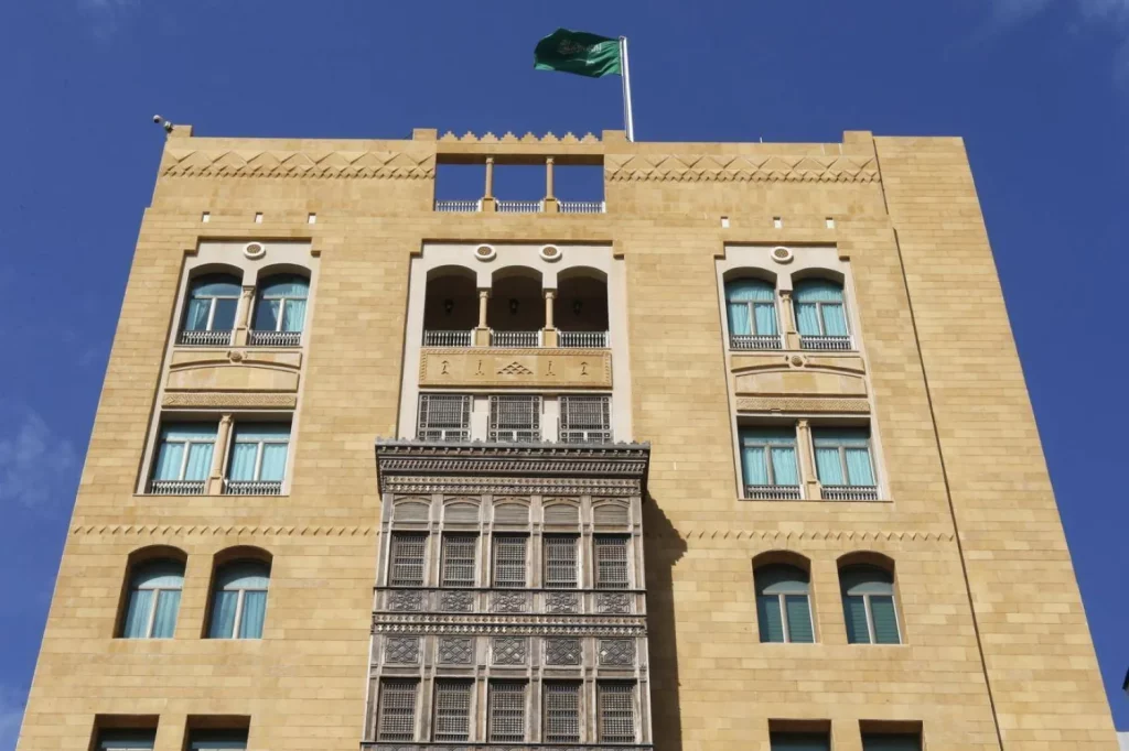 السعودية تدعو مواطنيها إلى مغادرة لبنان فوراً