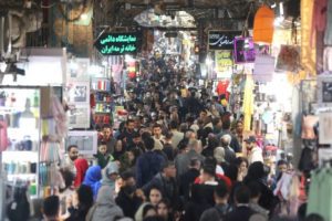 السوق الإيرانية على أعتاب أزمة نقص في السلع الأساسية