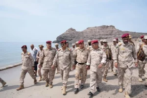 القوات اليمنية ترفع جاهزيتها القتالية في باب المندب
