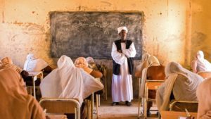 السودان يحصّن امتحانات الثانوية بنشر الشرطة وقطع الإنترنت