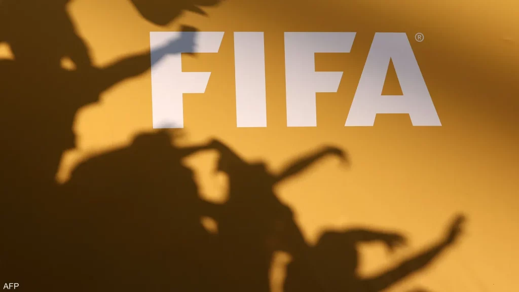 الفيفا يتجه لإلزام الفرق بإشراك لاعب شاب محلي في المباريات