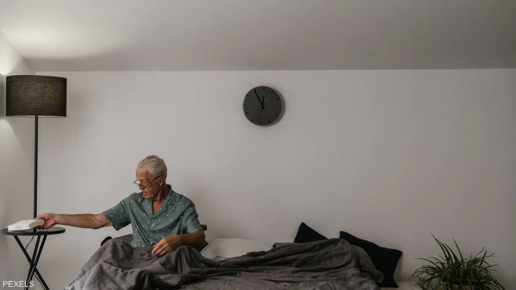 ليس عدد الساعات فقط.. توقيت النوم يحمي قلبك ومزاجك