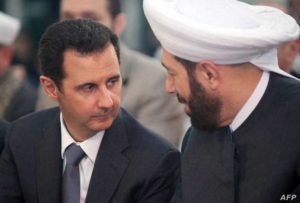 حسون في افتتاح محاكمته: موقعي من بشار الأسد كان كموقع موسى من فرعون.. والفتاوى كانت تصل «مغلّفة وجاهزة»