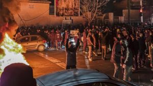 إيران: مجازر رشت تحت المجهر.. شهادات عن إعدامات ميدانية ونقل الجثامين بشاحنات النفايات وابتزاز عائلات الضحايا