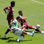 منتخب قطر ينتزع التعادل من سويسرا 1-1 في الوقت القاتل