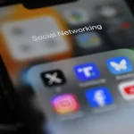 بريطانيا تمنع مَن هم دون 16 عاماً من استخدام مواقع التواصل