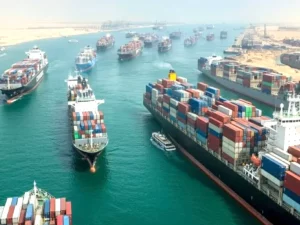 منظمة البحرية الدولية: بدأ إجلاء أكثر من 11 ألف بحار على متن 500-600 سفينة عالقين في مضيق هرمز