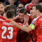 سويسرا تعبر كولومبيا وتضرب موعدا مع الأرجنتين
