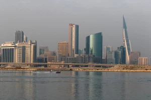 هجمات بالصواريخ والمسيّرات تستهدف الكويت والبحرين