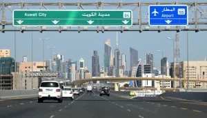 الكويت تعلن تعرّض ثلاثة مراكز حدودية برية ومنصة نفطية بحرية لهجمات
