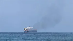 الأمن البحري العُماني: إصابة 6 بحارة وفقدان 3 إثر استهداف 3 ناقلات إحداها إماراتية