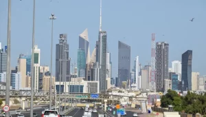 الدفاع الكويتية: اعتراض 32 طائرة مسيرة دخلت المجال الجوي منذ فجر اليوم استهدفت عدد من المنشآت الحيوية في البلاد