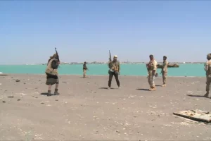 اليمن: الحوثيون يعلنون حظر الملاحة على السفن السعودية