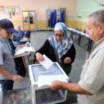 جبهة التحرير الجزائرية تتصدر الانتخابات التشريعية وسط مشاركة متدنية